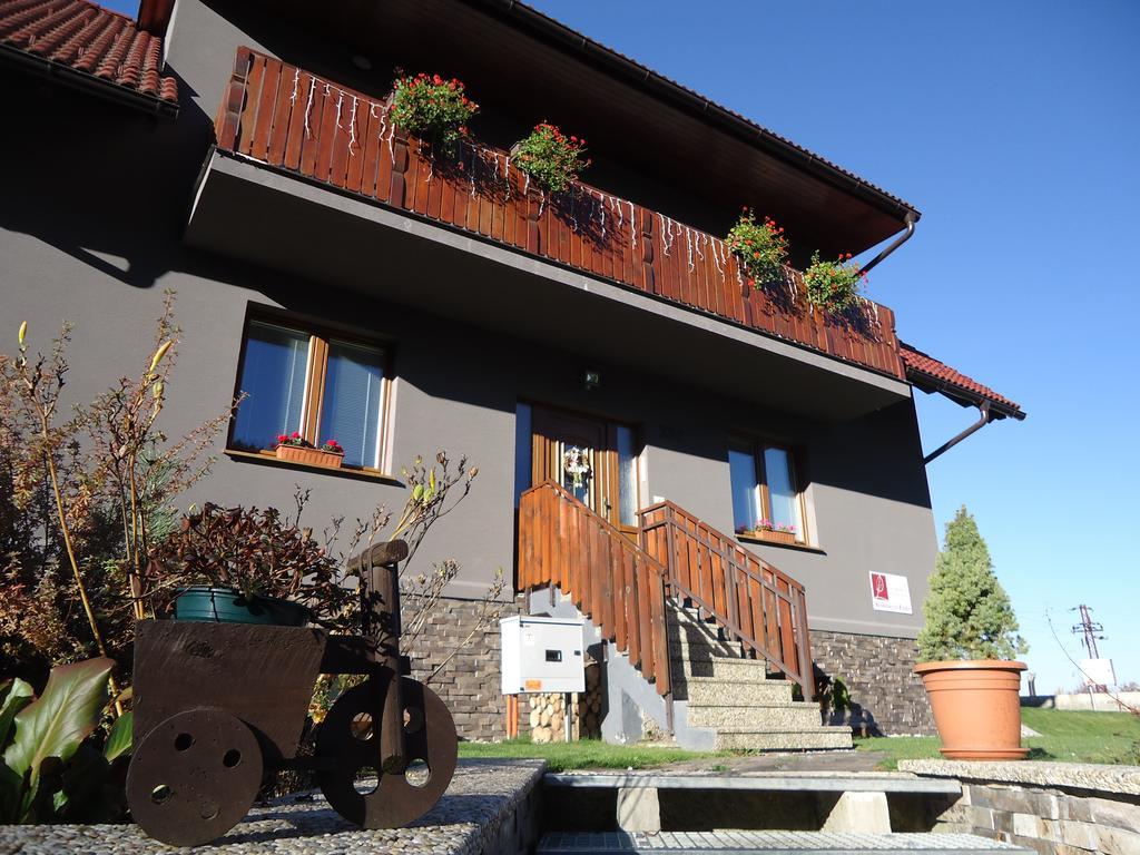 Apartmany Lipka Pavčina Lehota Exterior foto