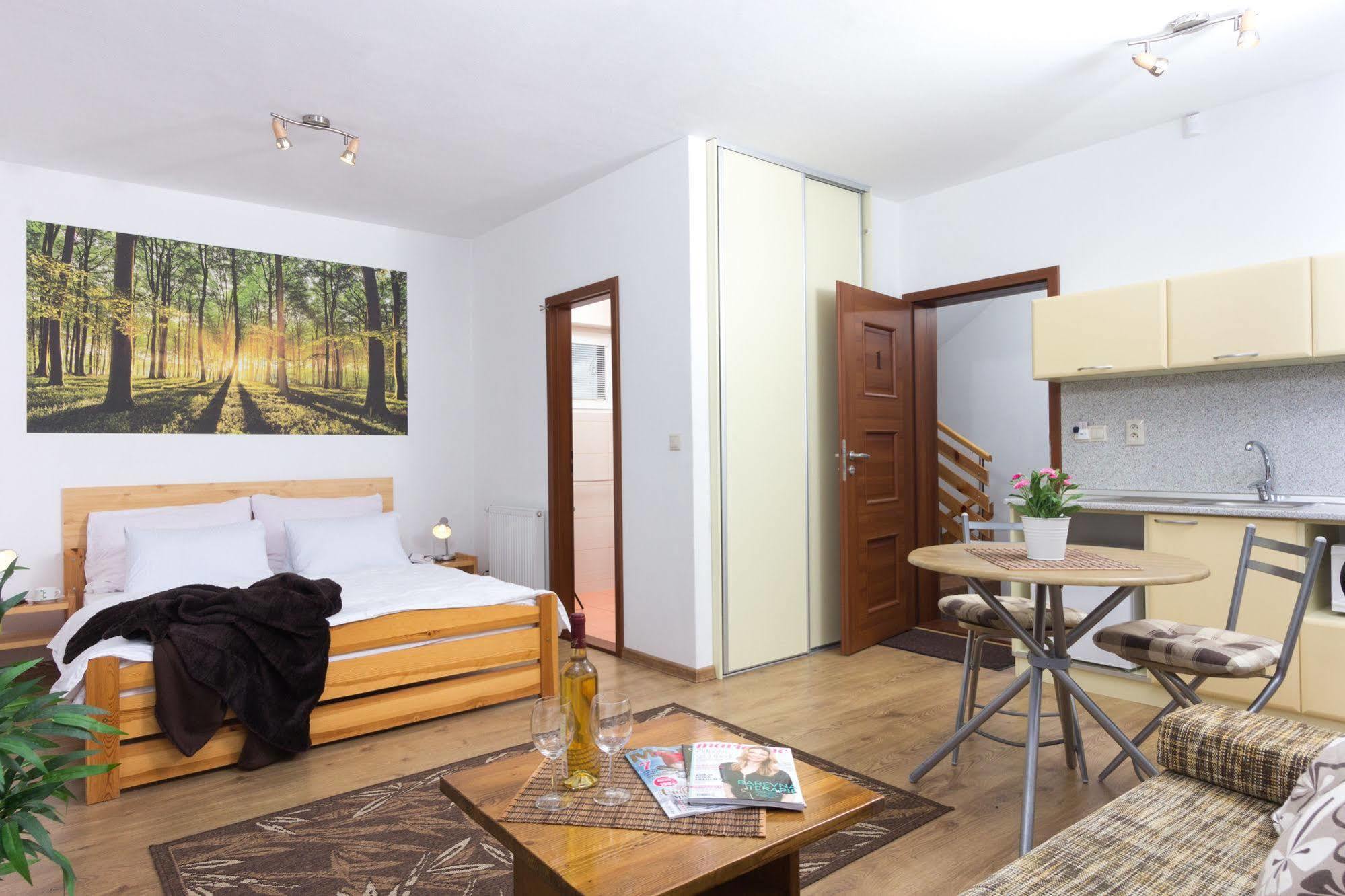 Apartmany Lipka Pavčina Lehota Exterior foto